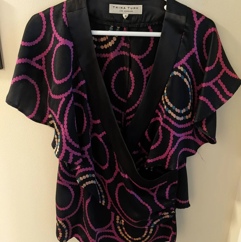 NWOT Trina Turk 100% Silk Gorgeous Top - Picture 1 of 7